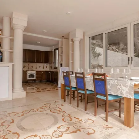 Private, Luxury Villa, Accessible Only By Boat Villa *