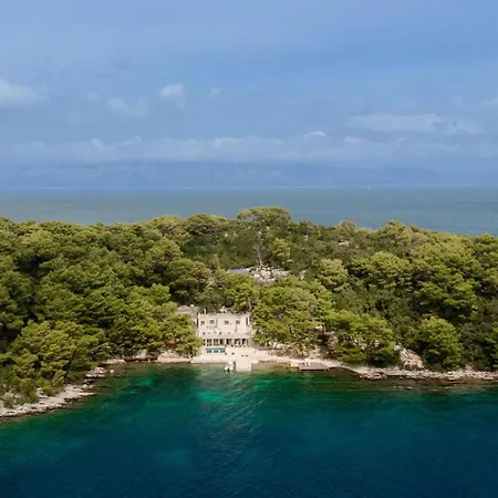 Private, Luxury Villa, Accessible Only By Boat Sobra